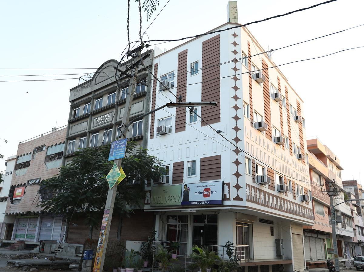 Hotel Deepak ชัยปุระ ภายนอก รูปภาพ